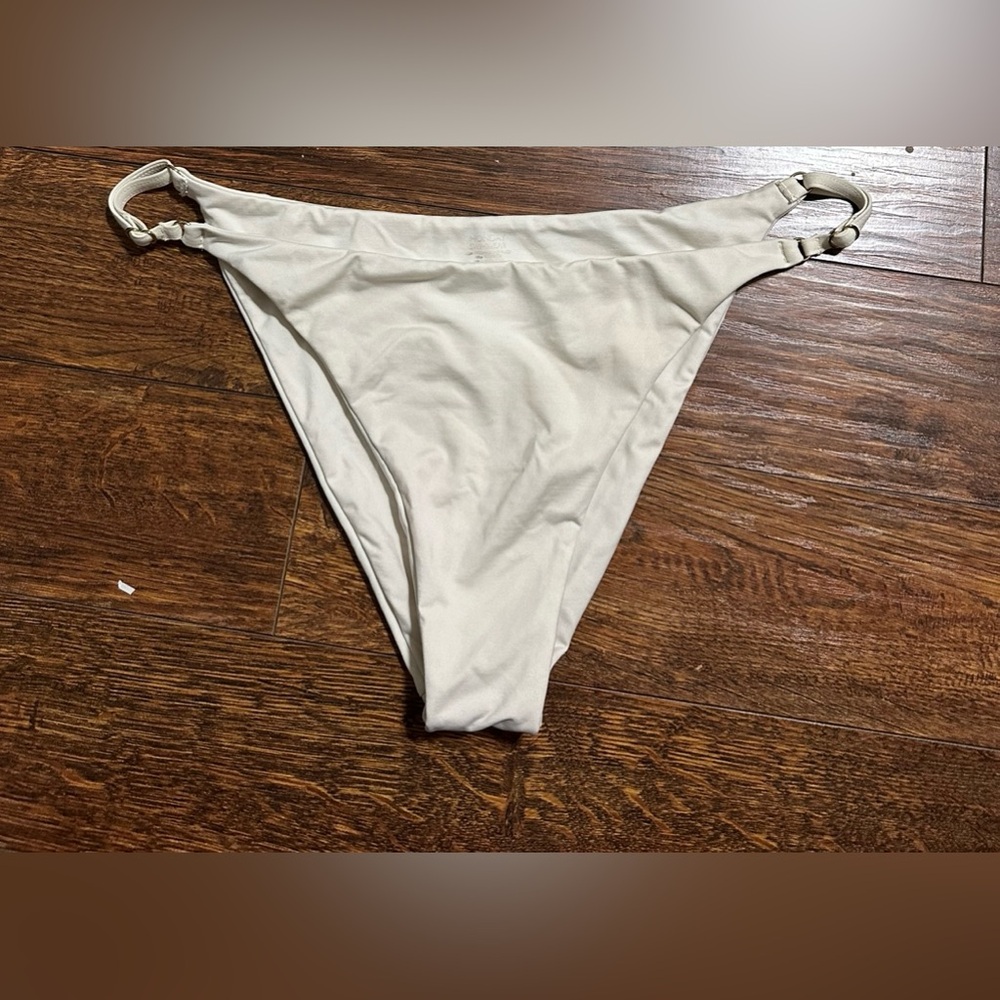 Monday swimwear capri bottoms